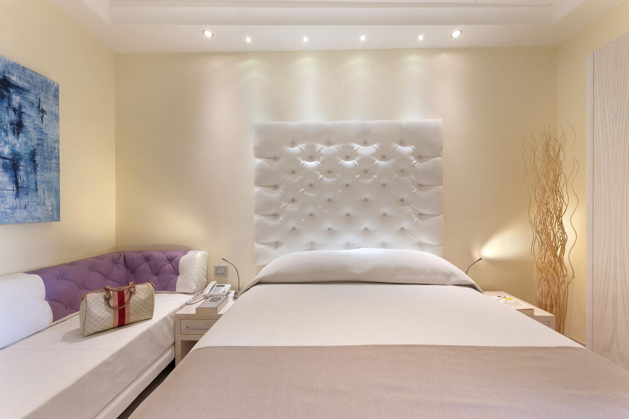 Bed & Breakfast Palazzo Tritone & Abagnale 3*