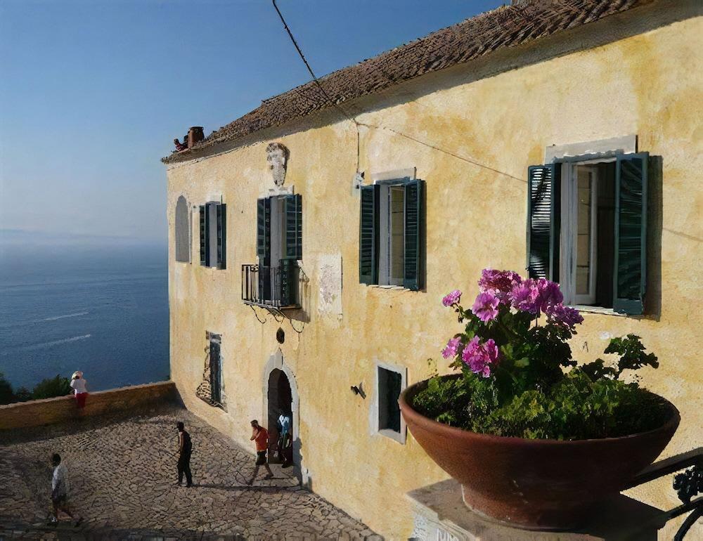 Palazzo Tritone & Abagnale Bed & Breakfast Sorrento