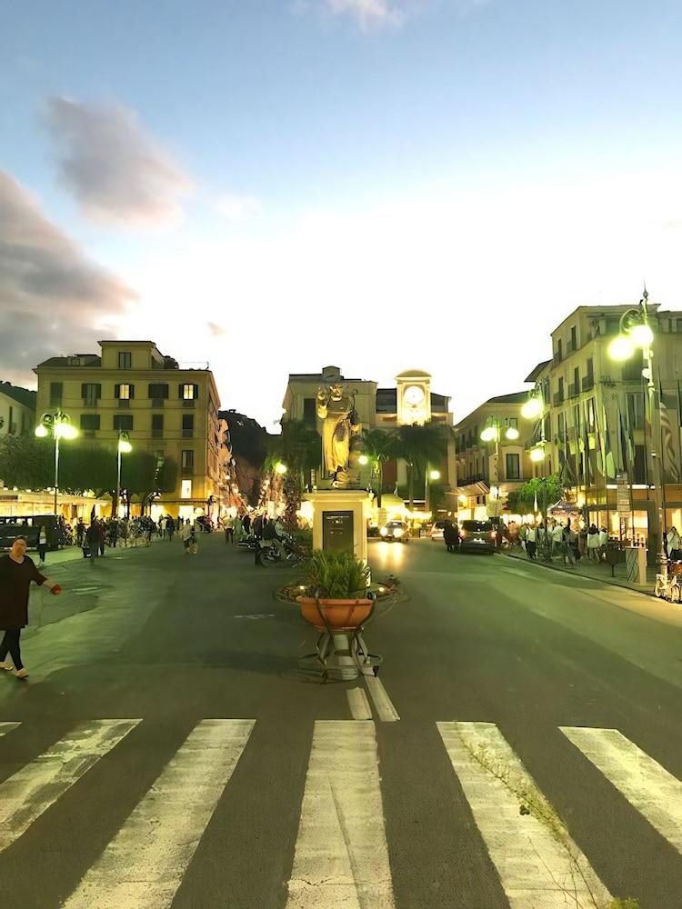 Palazzo Tritone & Abagnale