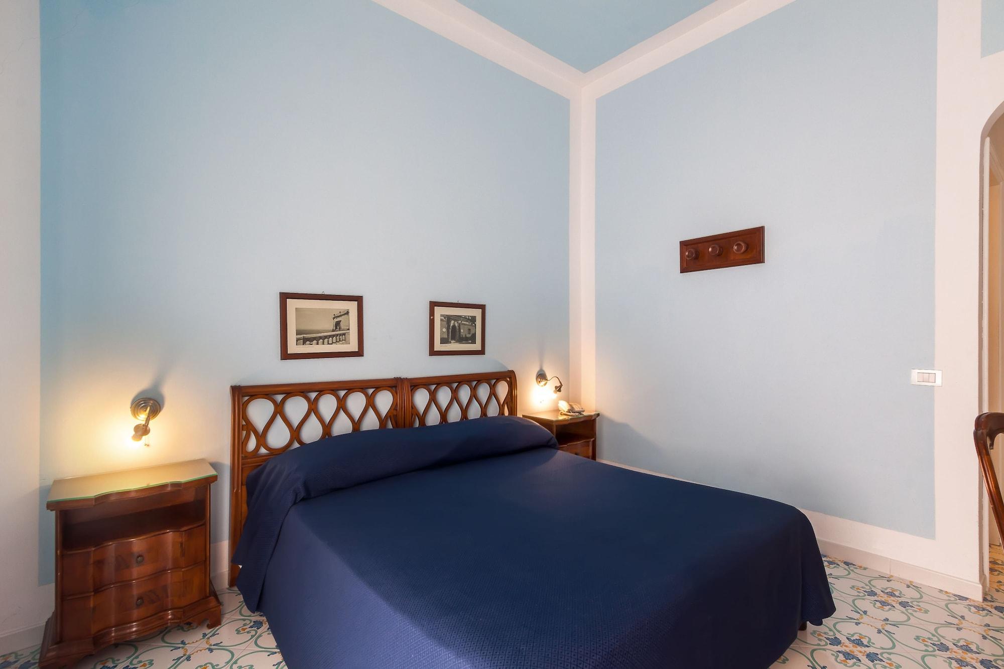 Mignon Meuble Hotel