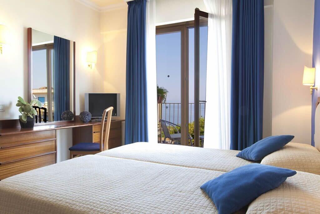 Tirrenia Hotel 3*