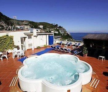 Tirrenia Hotel 3*