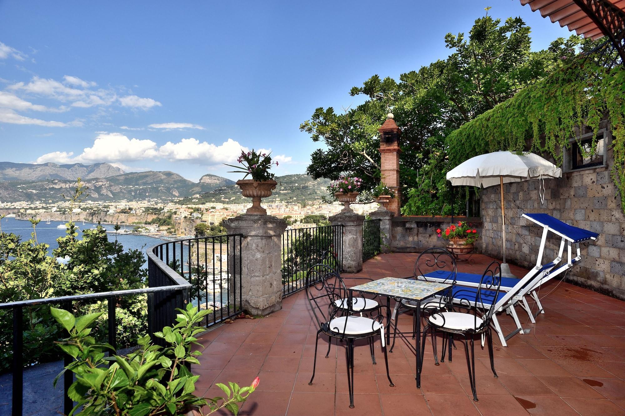 La Tonnarella Hotel 4*