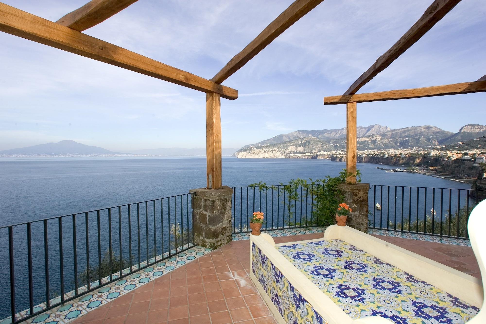 La Tonnarella Hotel 4*