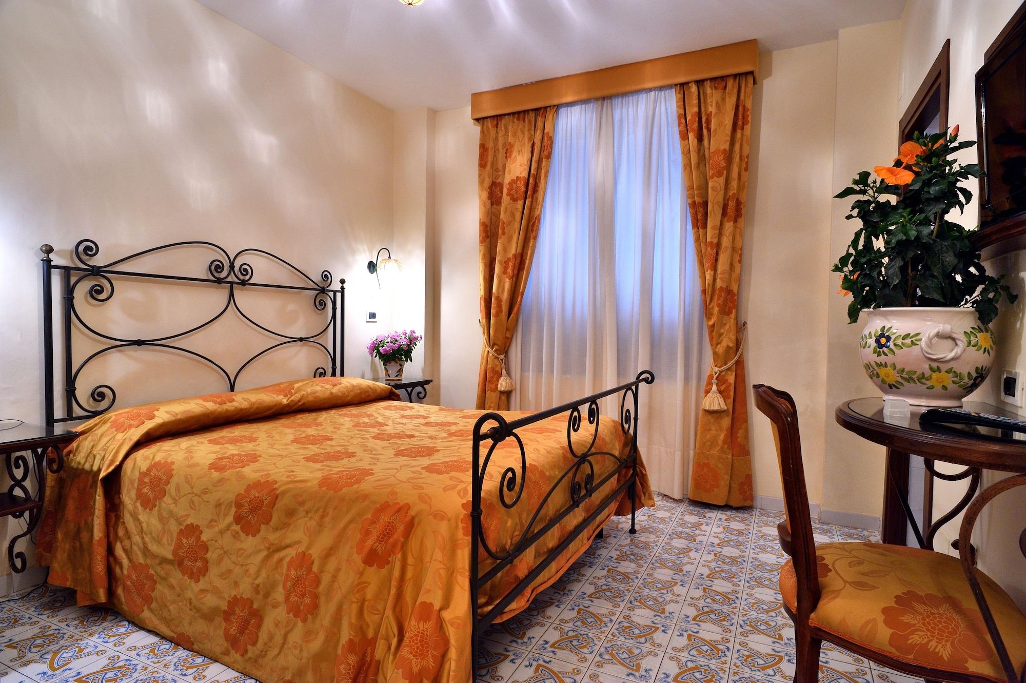 Hotel La Tonnarella 4*