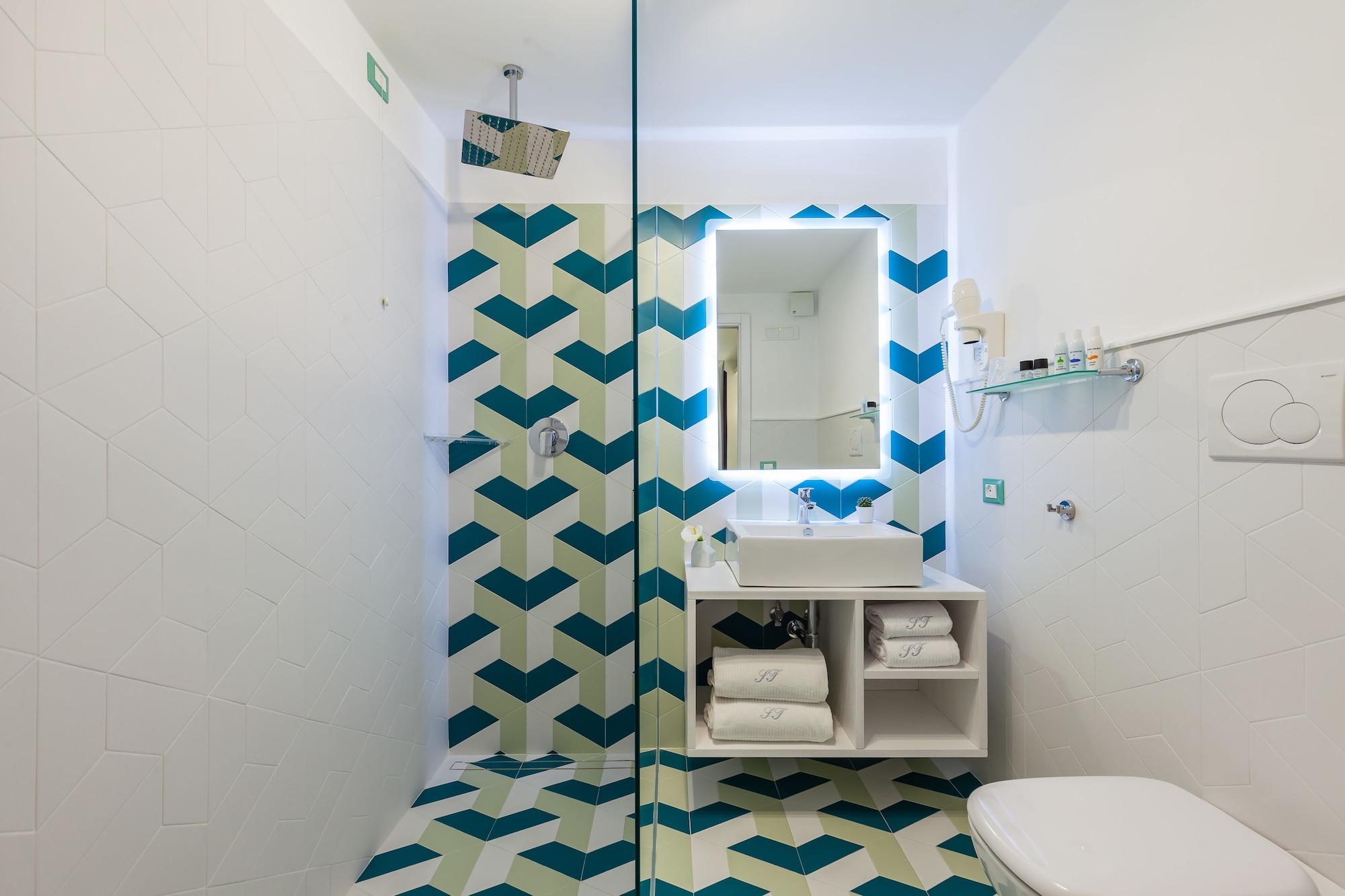 Flats Aparthotel 2*