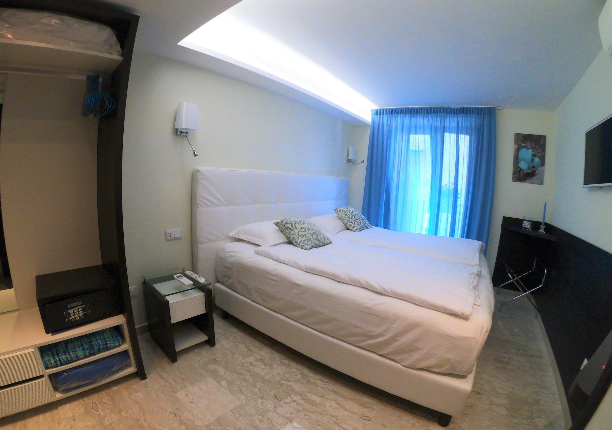 Flats Aparthotel 2*