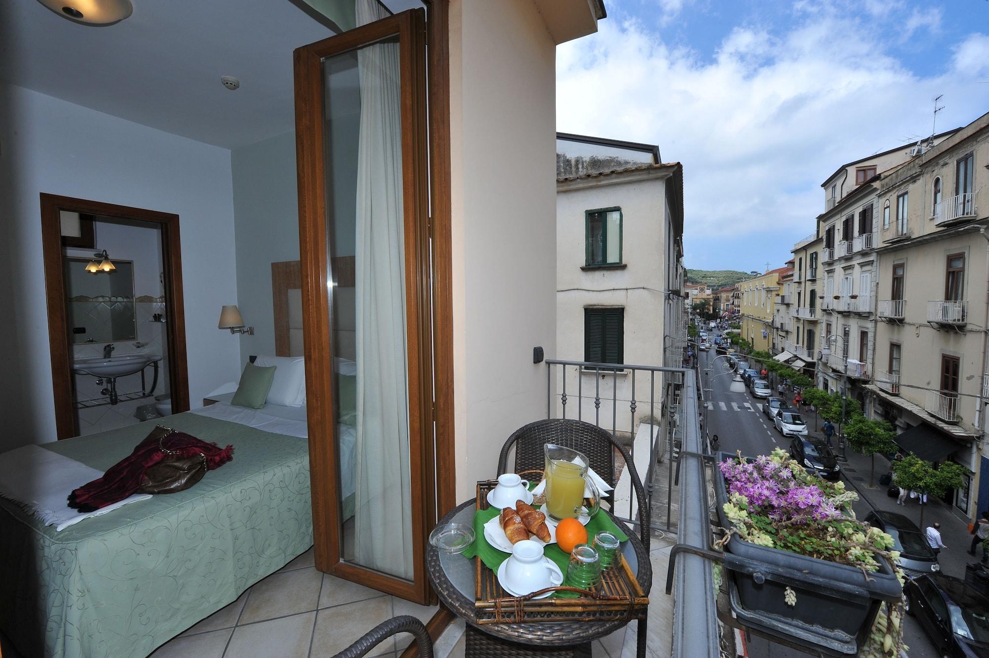 Hotel Sorrento City 3*
