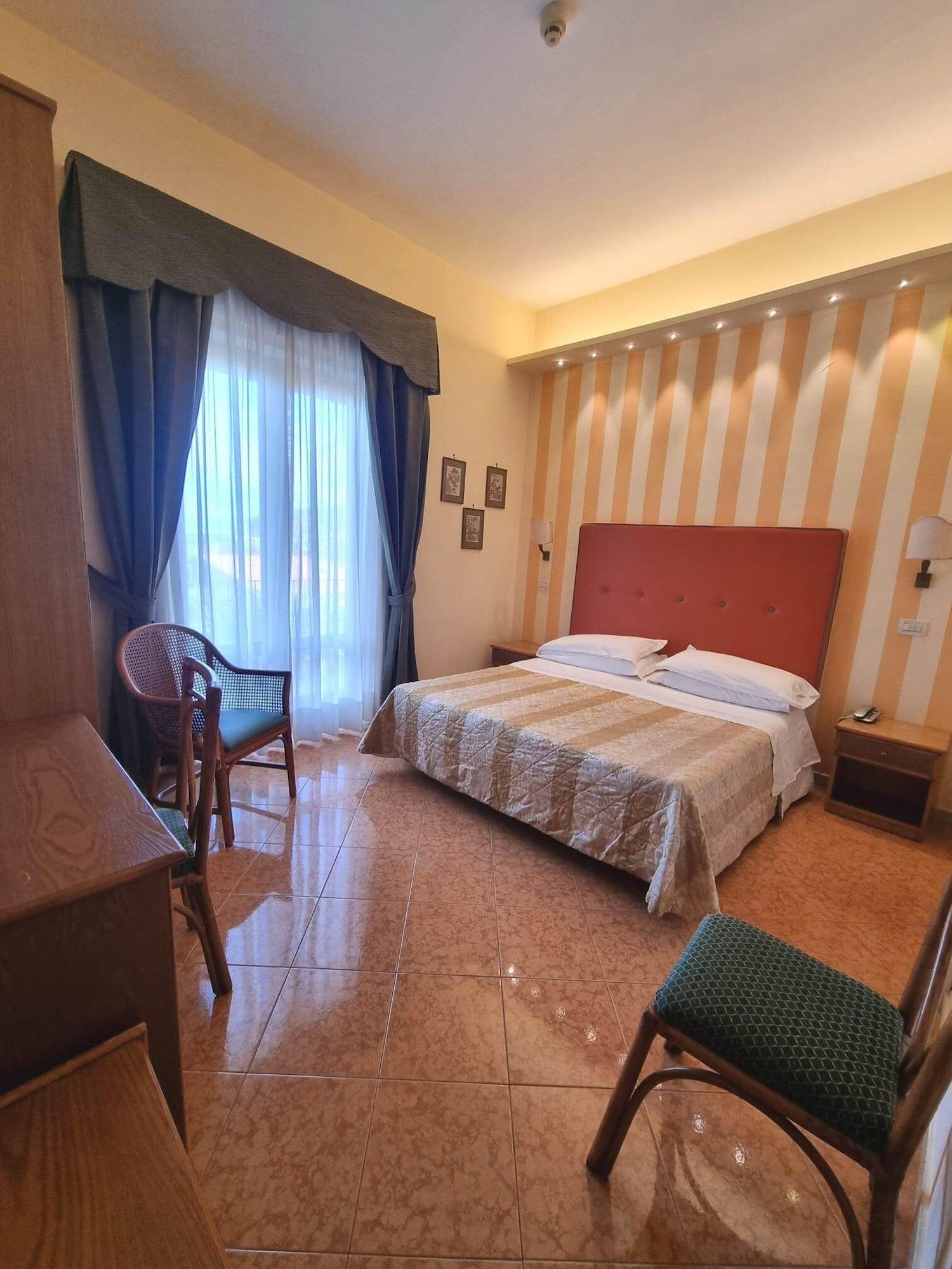 Girasole Hotel 3*