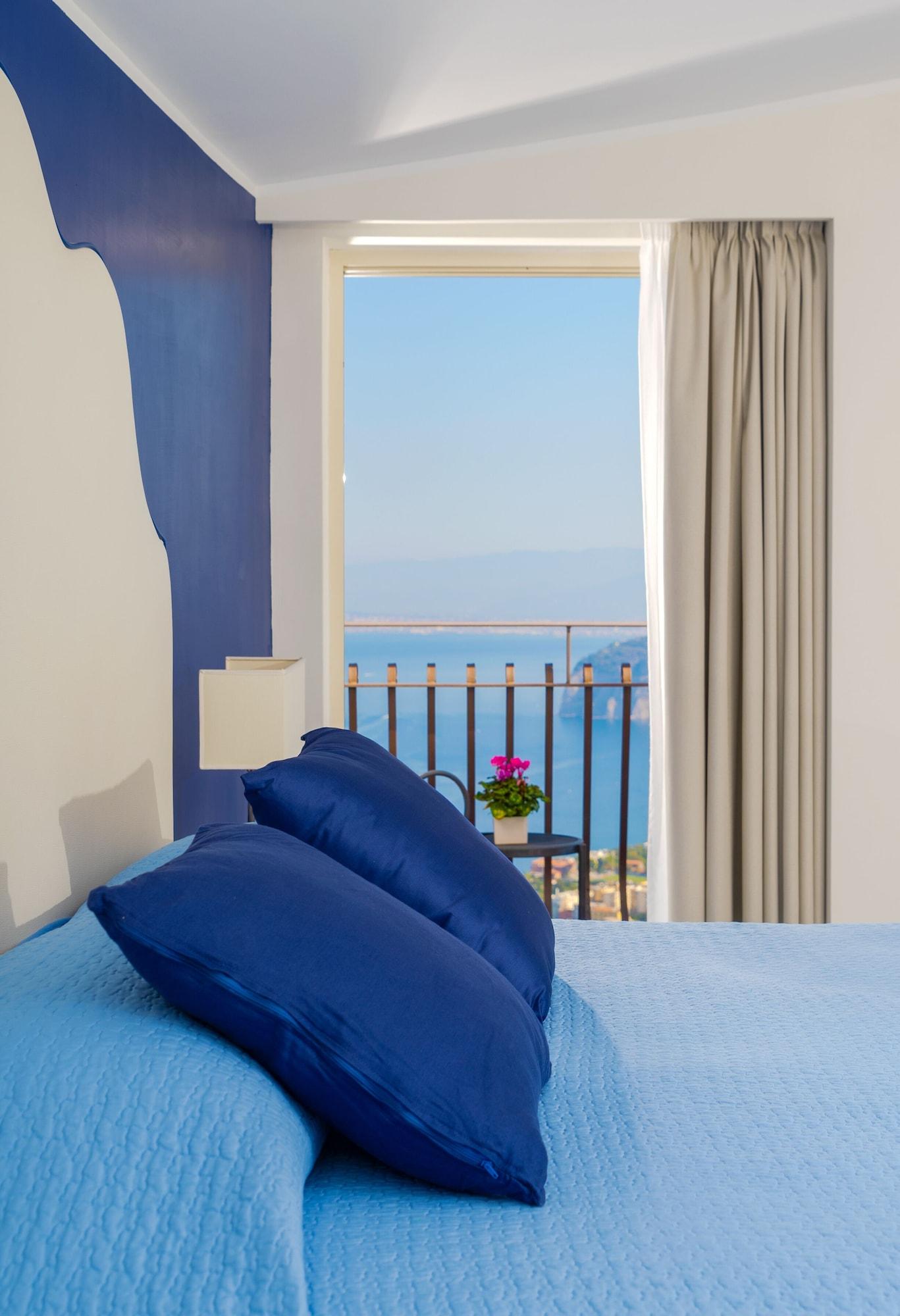 Hotel La Vue D'or 4*