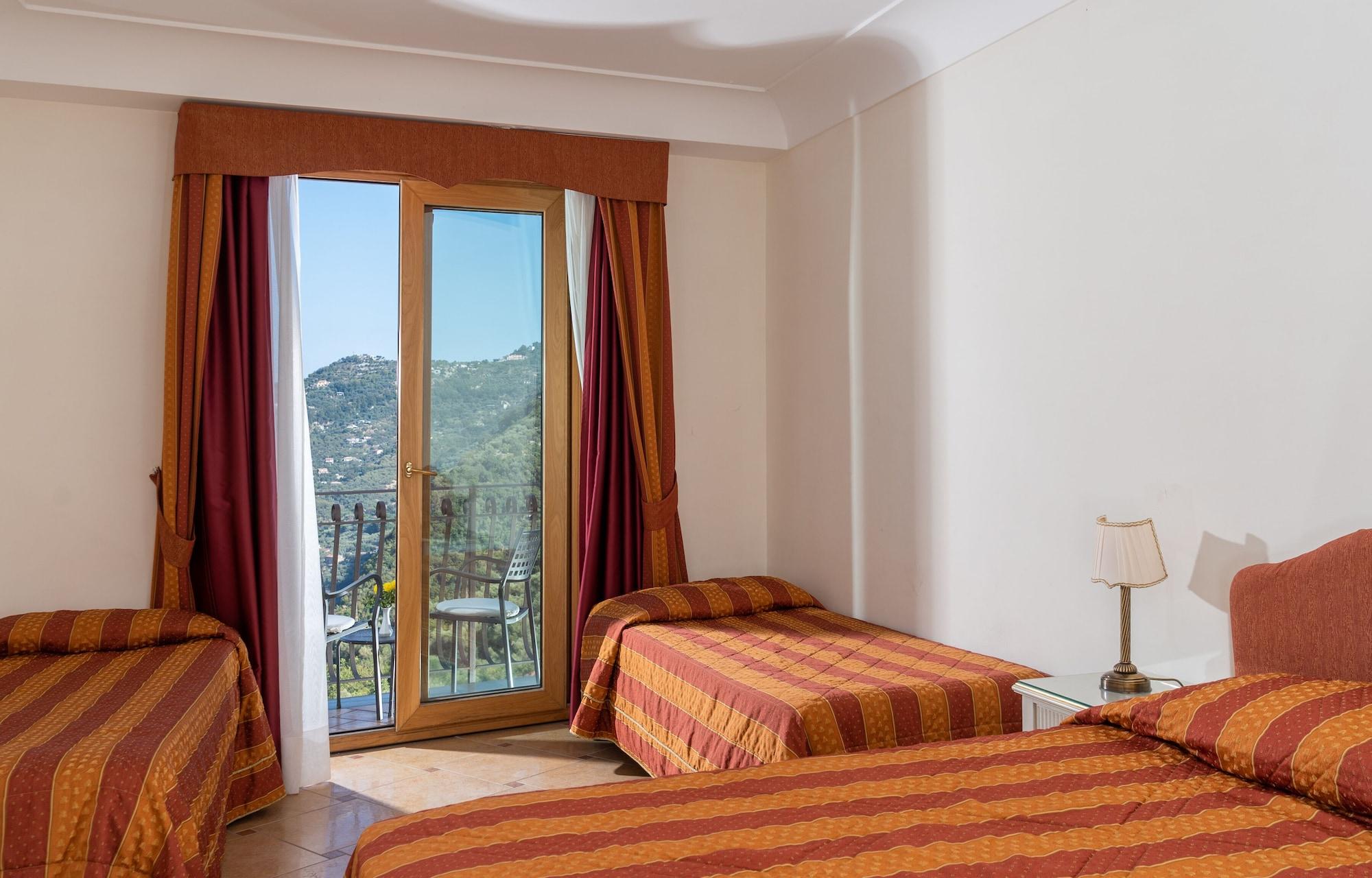 La Vue D'or 4*