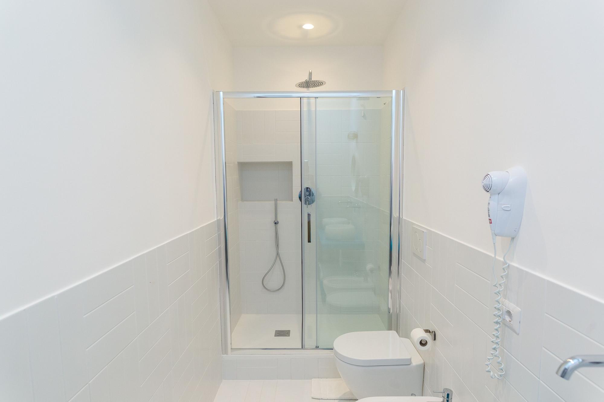Pool&suites Guest house
