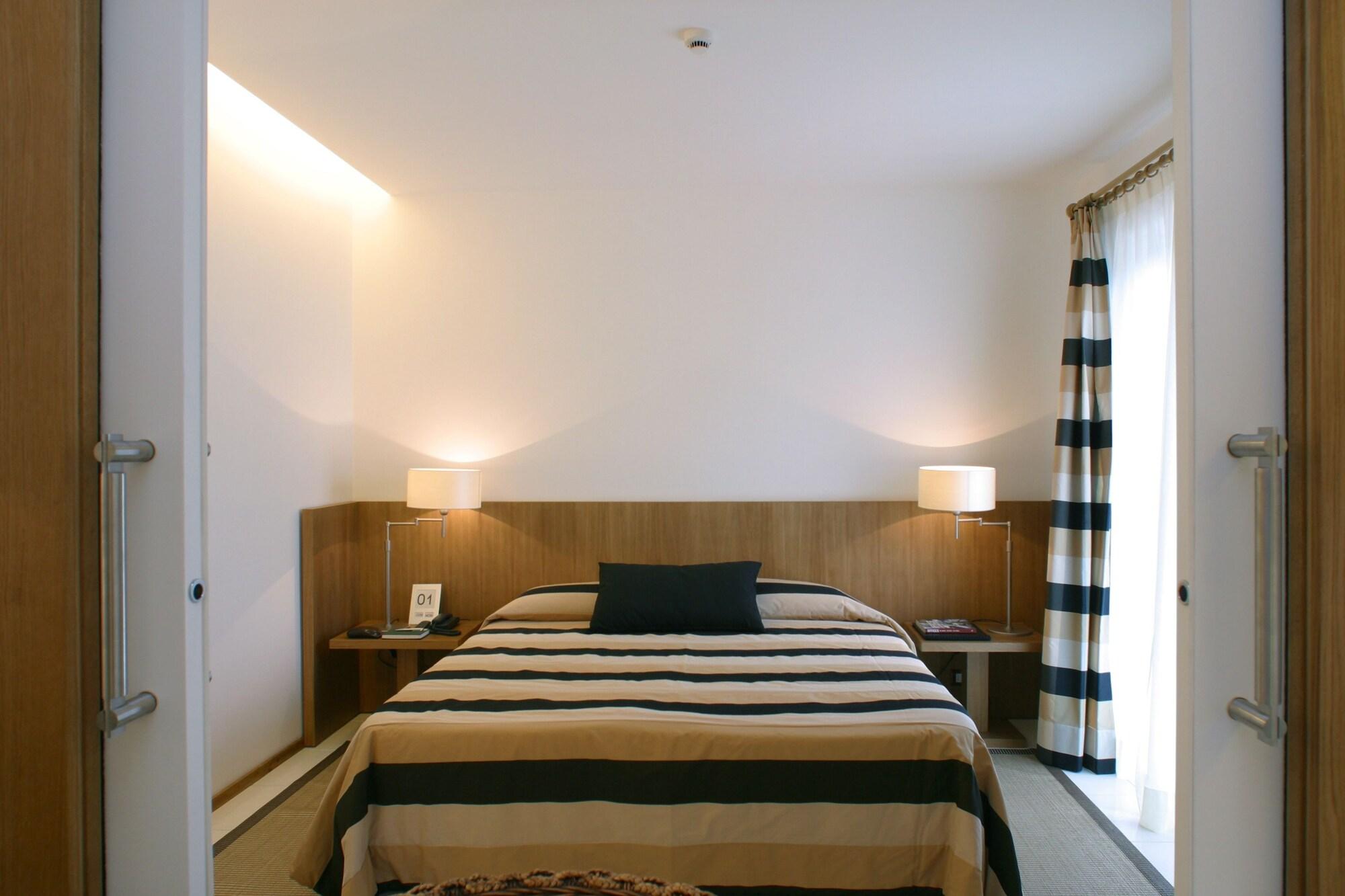 Rota Aparthotel 4*
