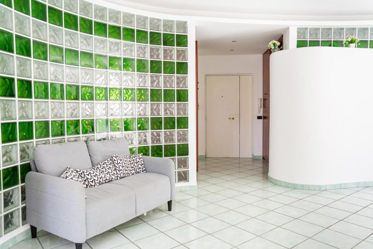 Aquamarine - City Center Apartment