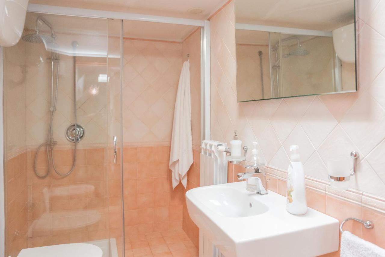 Aquamarine - City Center Apartment