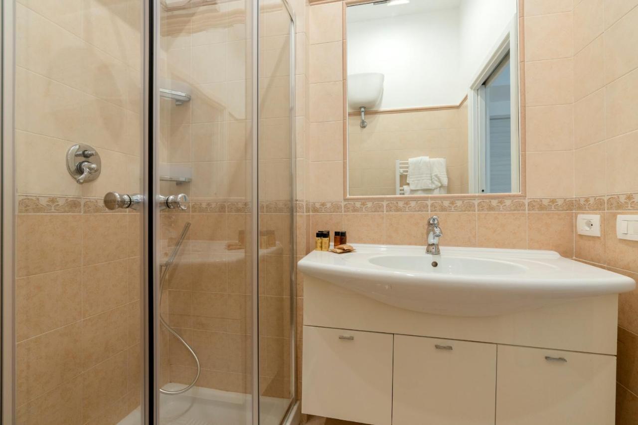 Bed & Breakfast San Cesareo 64 *