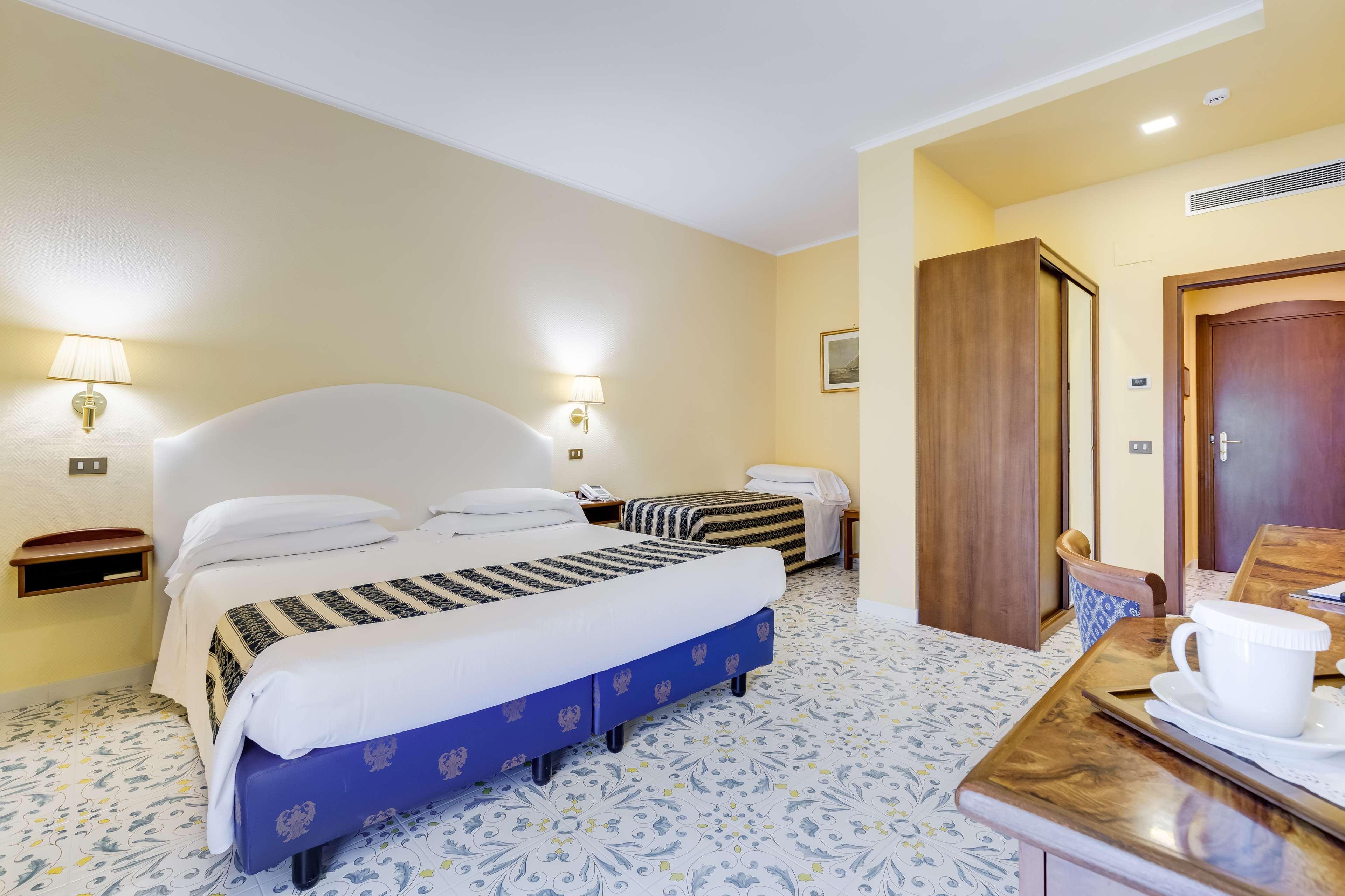 Western La Solara Hotel 4*