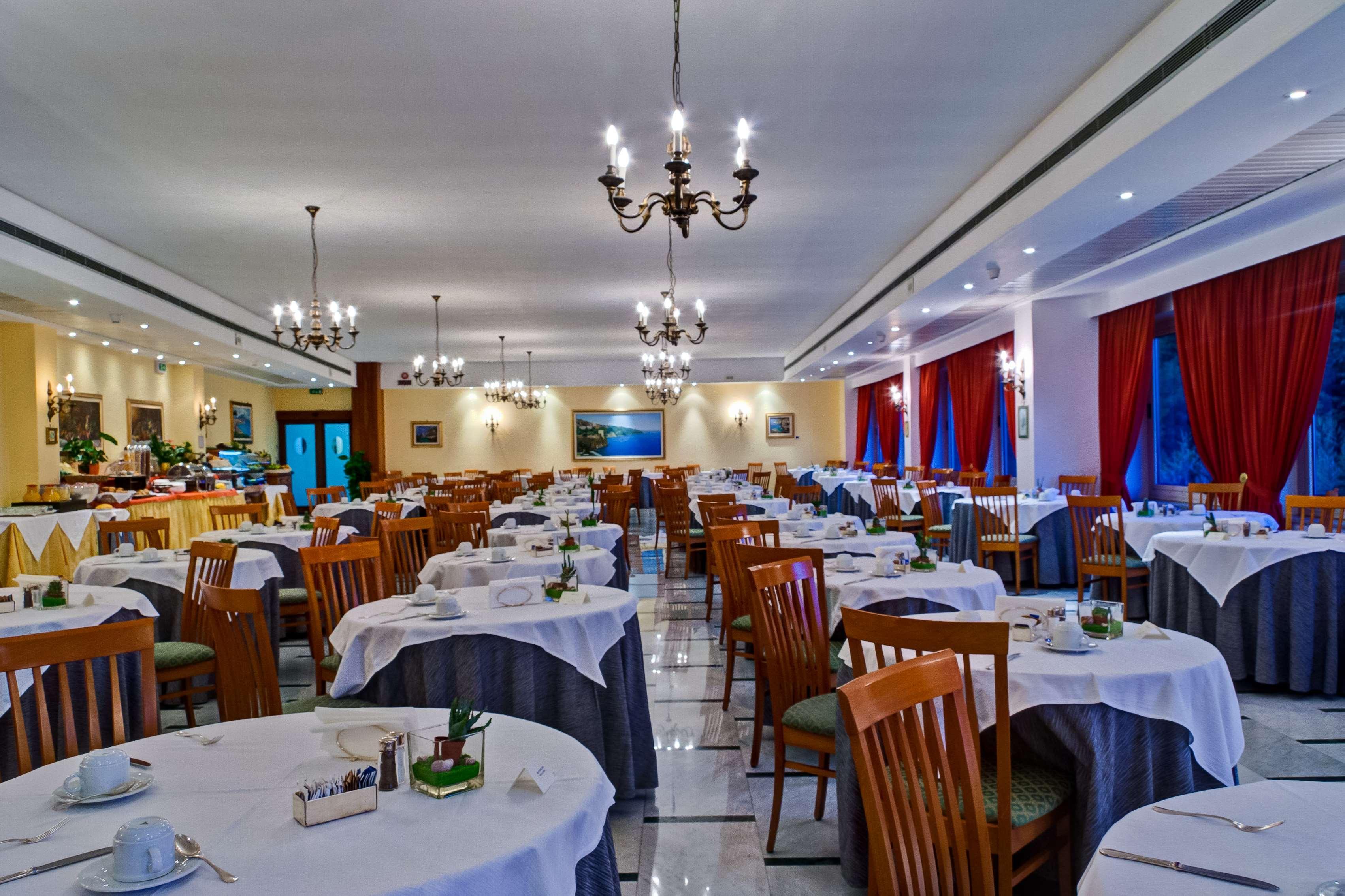 Western La Solara Hotel 4*