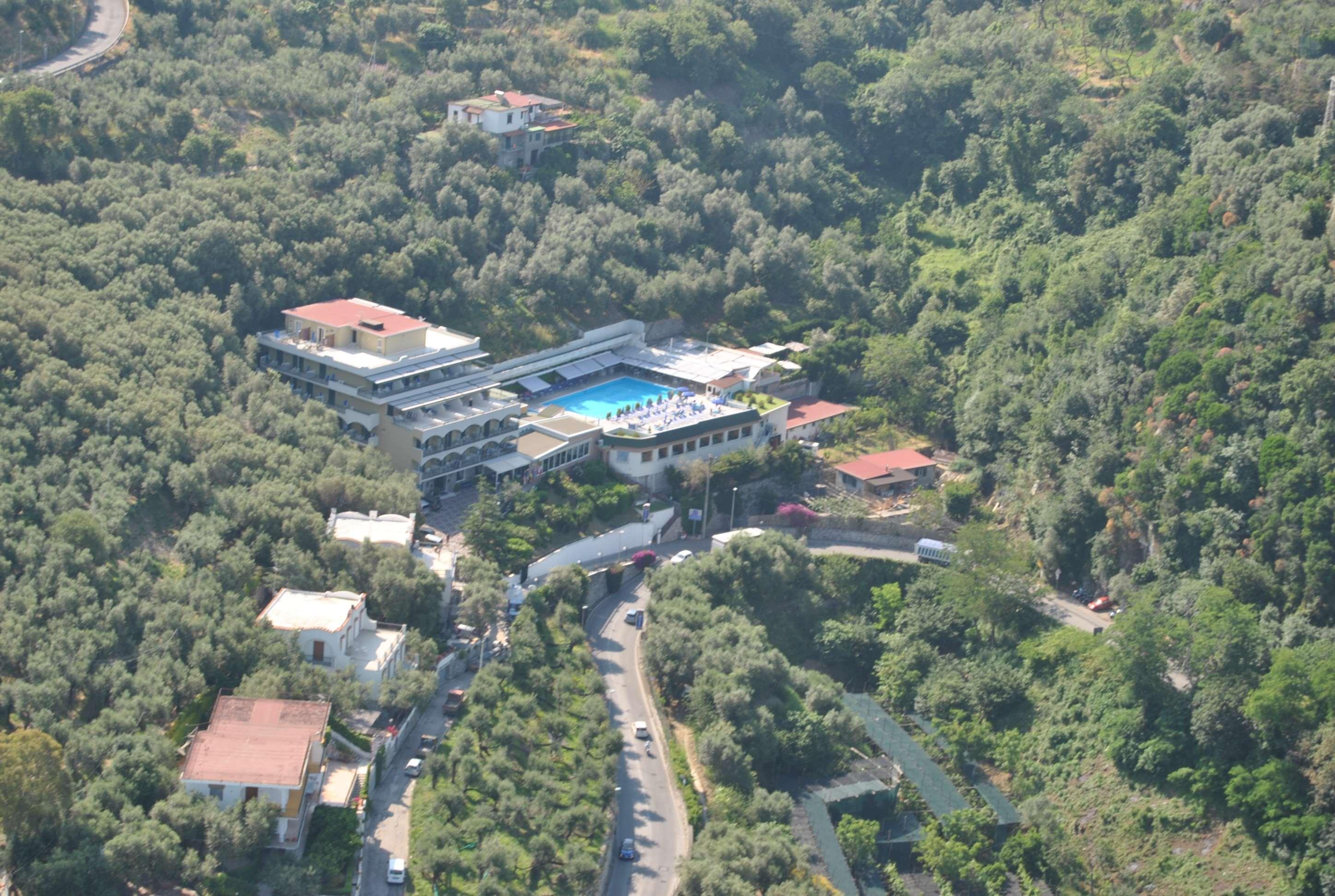 Western La Solara Hotel 4*