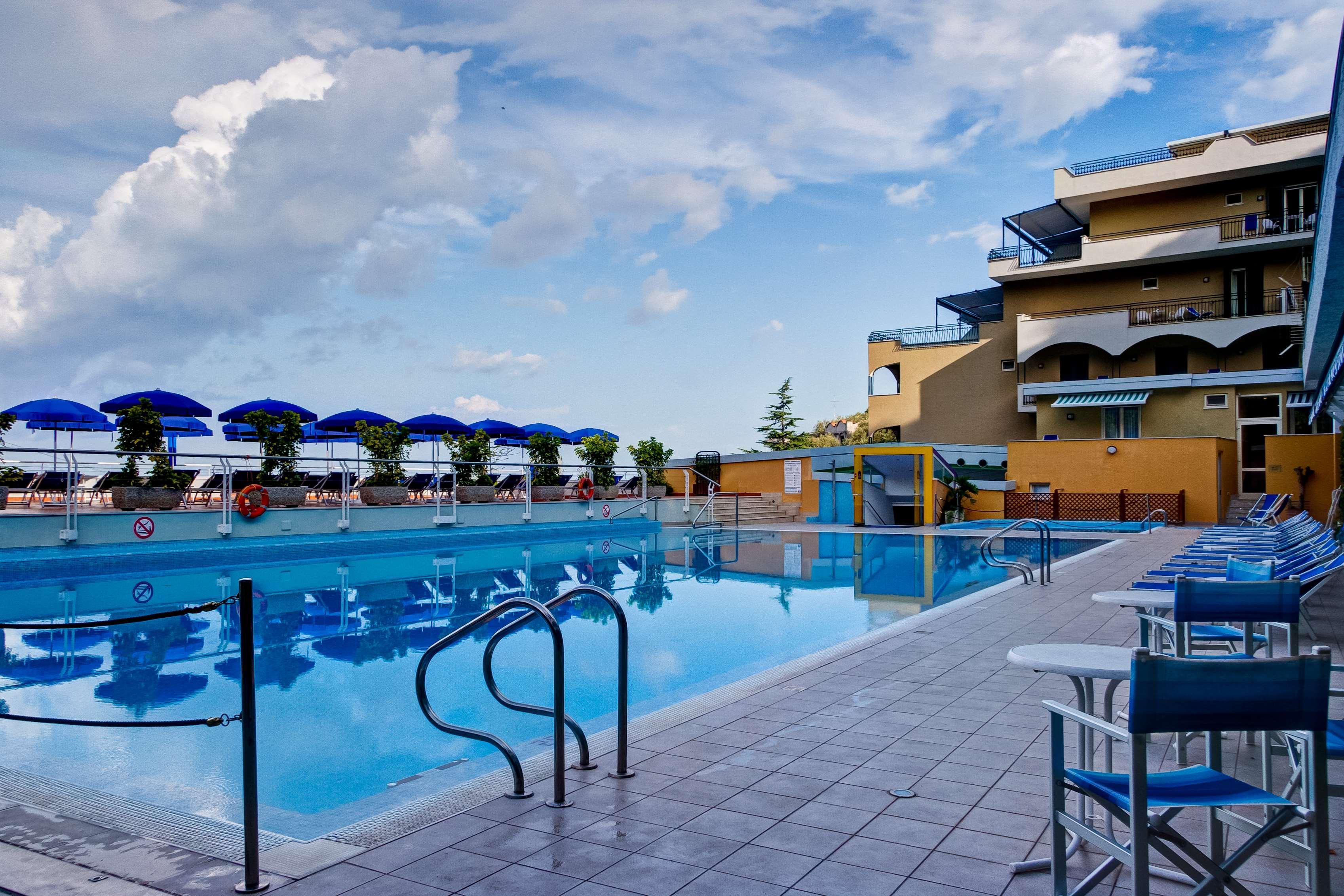 Western La Solara Hotel 4*
