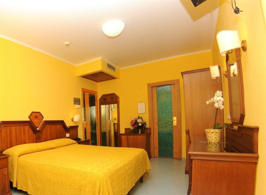 Hotel Ascot 4*