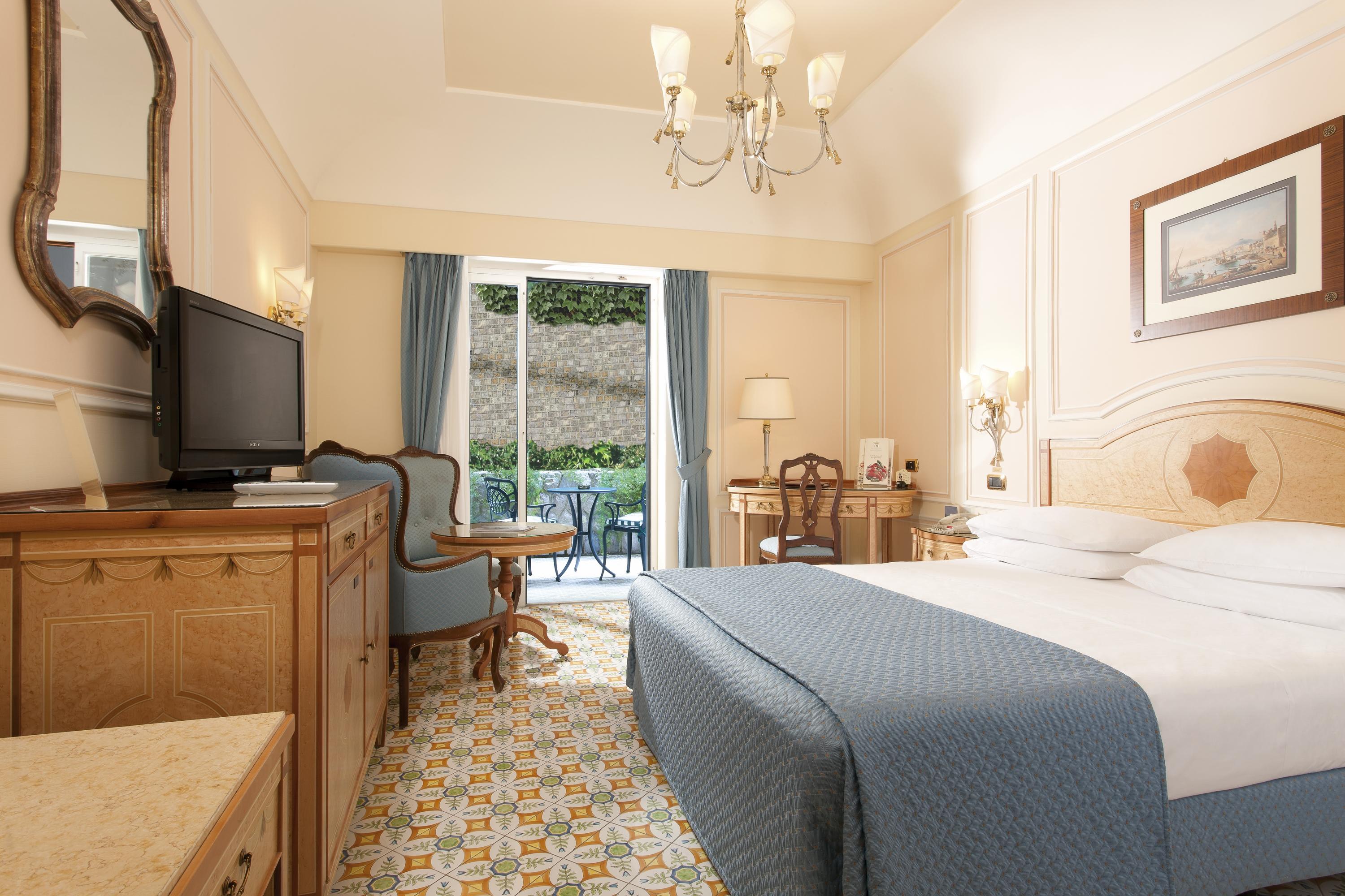 Grand Capodimonte Hotel 4*