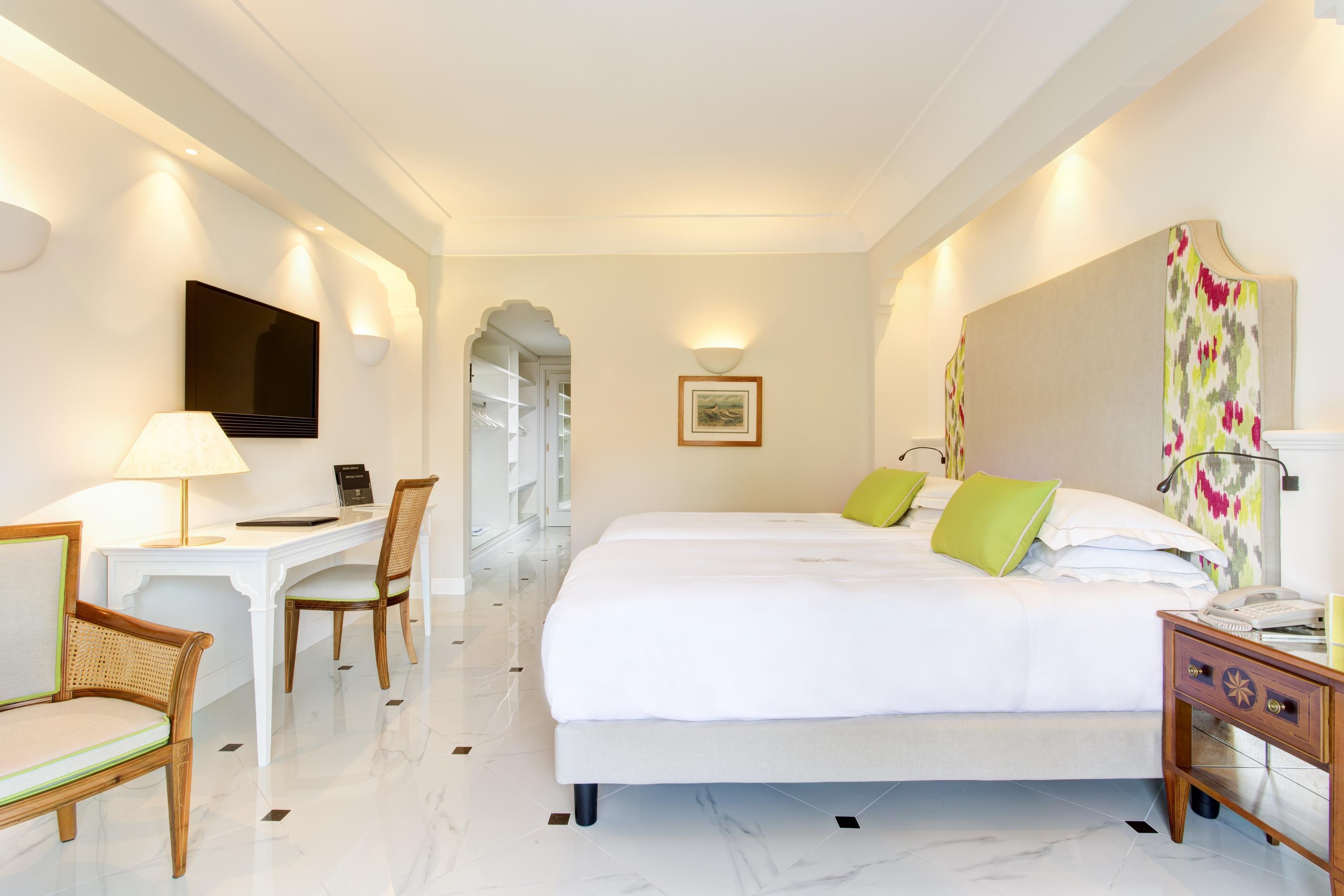 Grand Royal Hotel