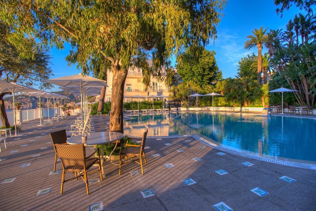 Hotel Grand Riviera