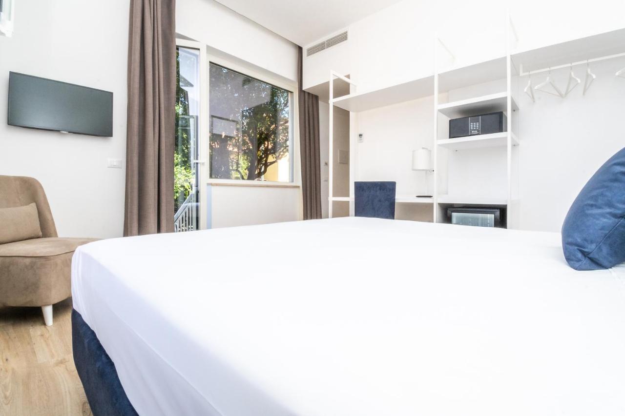 Isabella Hotel 4*