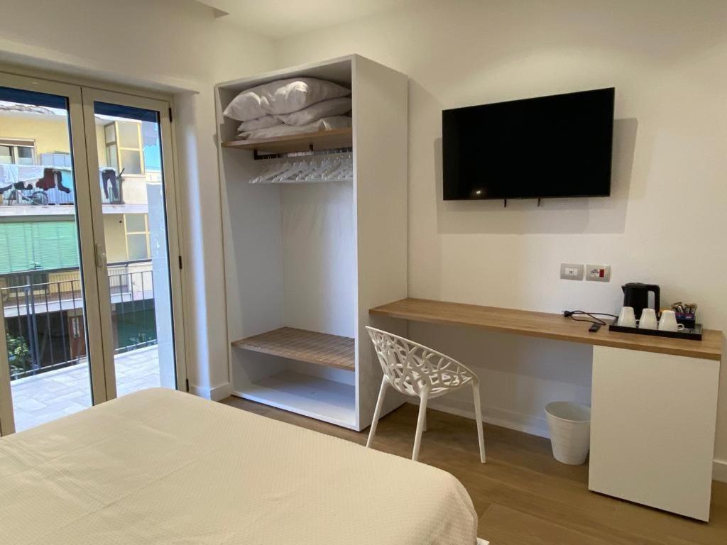 Momi Bed & Breakfast