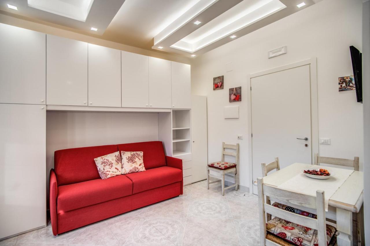 Casa Lolla, Red Rose In The Heart Of Apartment