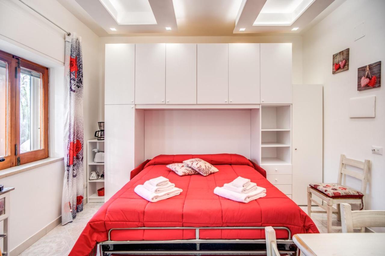 Casa Lolla, Red Rose In The Heart Of Apartment