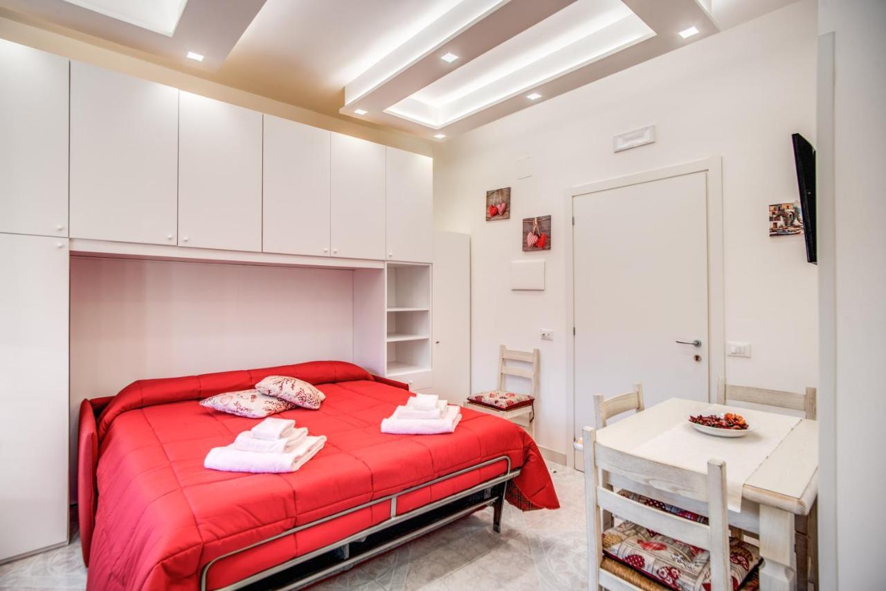 Casa Lolla, Red Rose In The Heart Of Apartment *