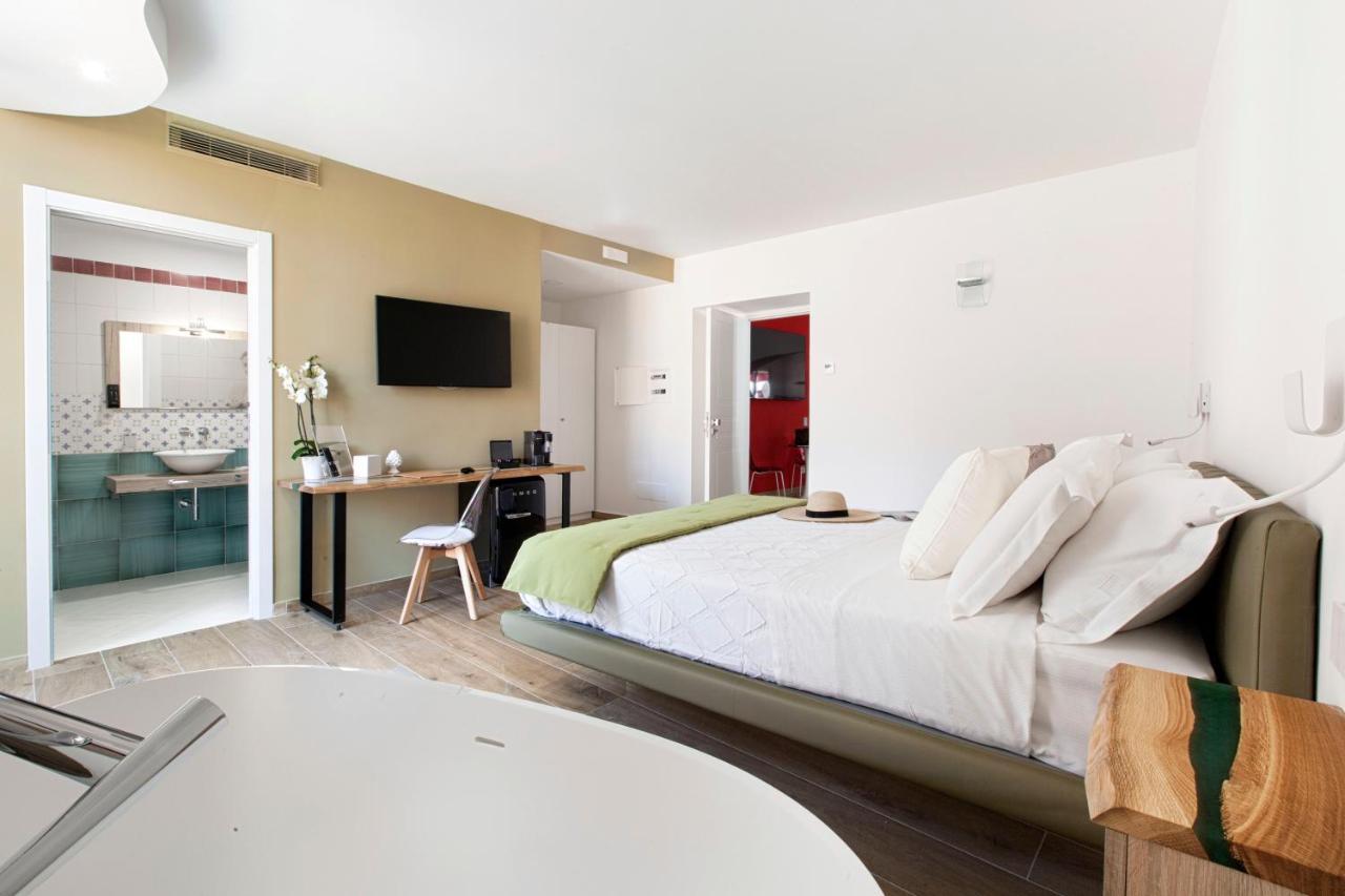 Yourhome - Lidia & *