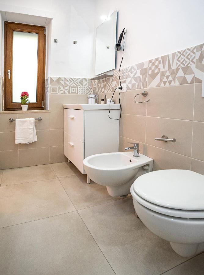 Apartment B&b-apartment-sleeps3-parking-balcony-petfriendly *