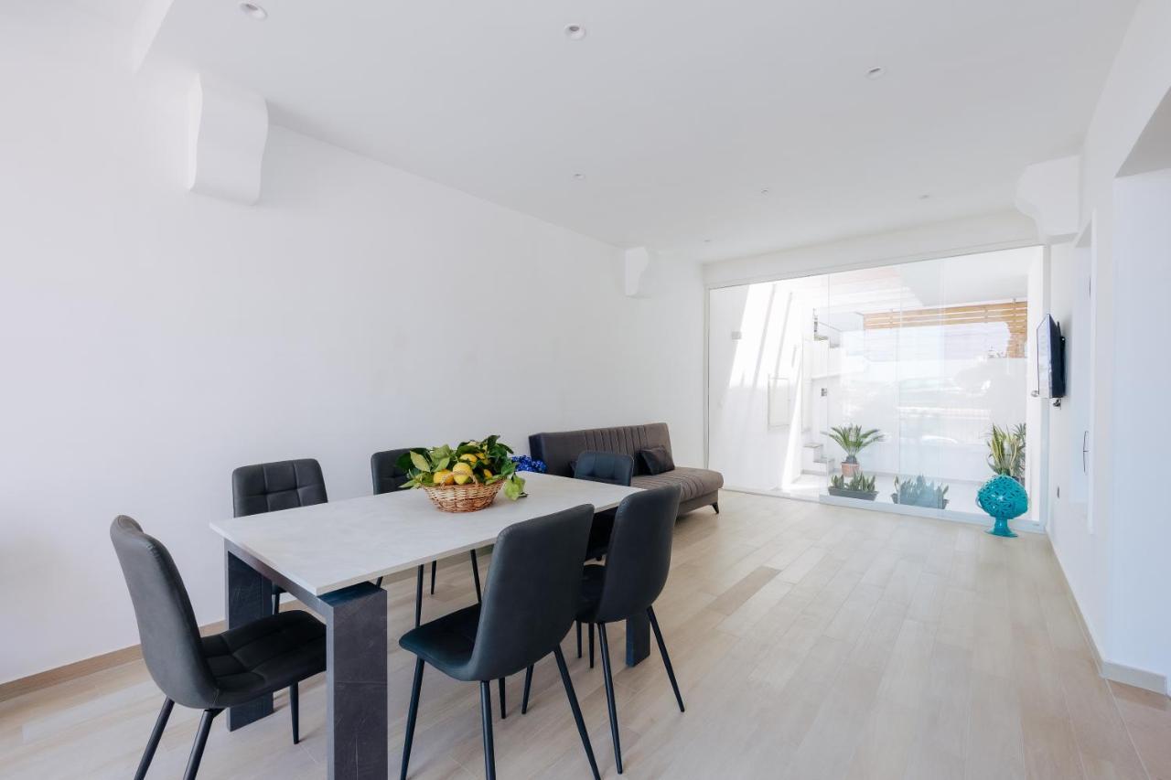Maison Lorelle - De Vivo Realty Holiday home