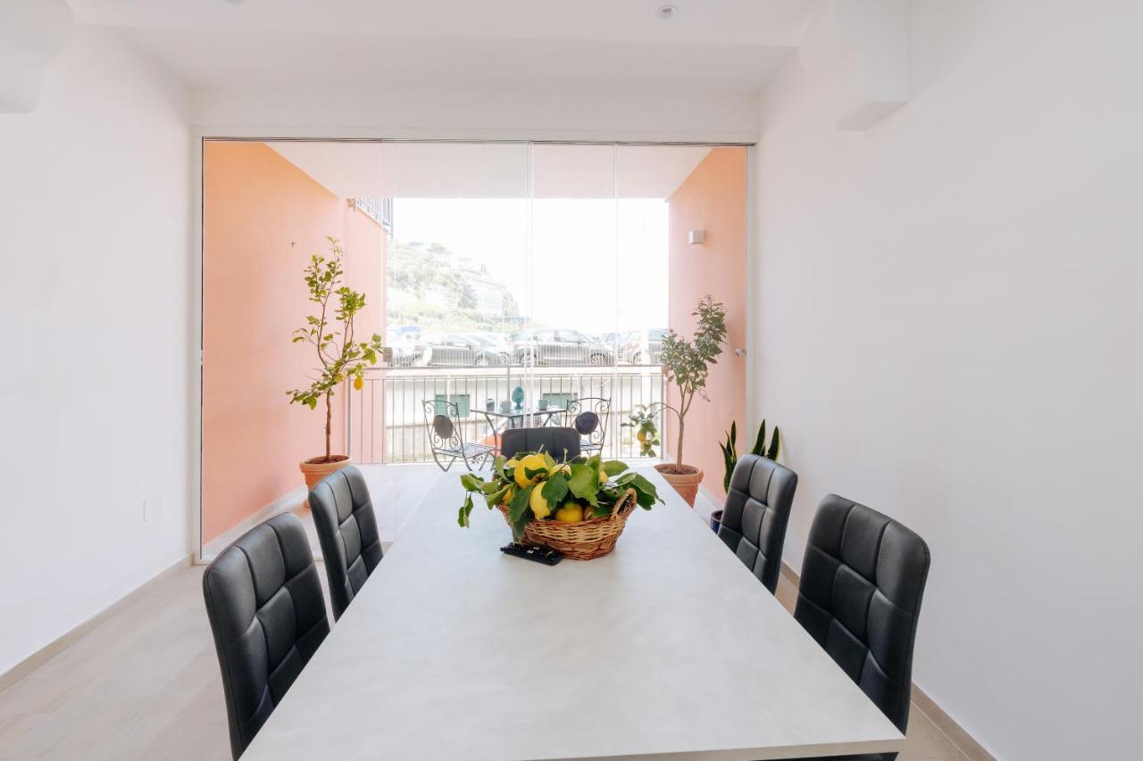 Maison Lorelle - De Vivo Realty Holiday home *