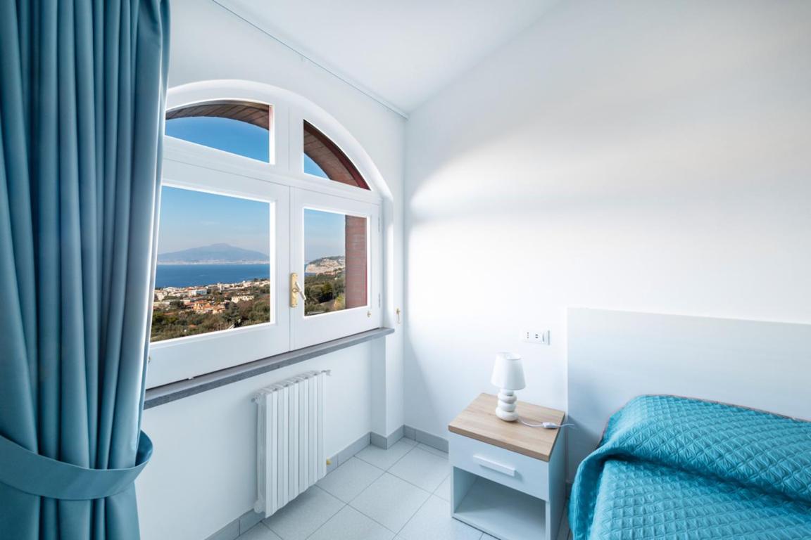 Casa de férias Sorrentovibes - Sea View Rooftop With Jacuzzi & Garden *