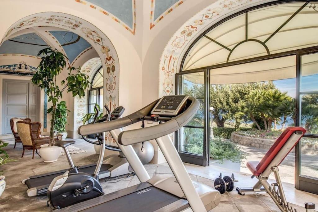 Paradise - 9 Bedrooms Sorrento