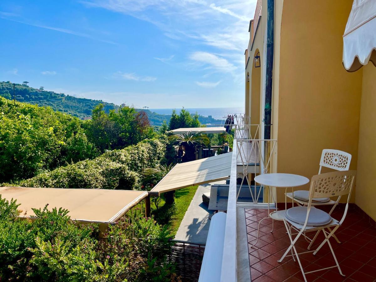 Guest house Faraglioni Di *