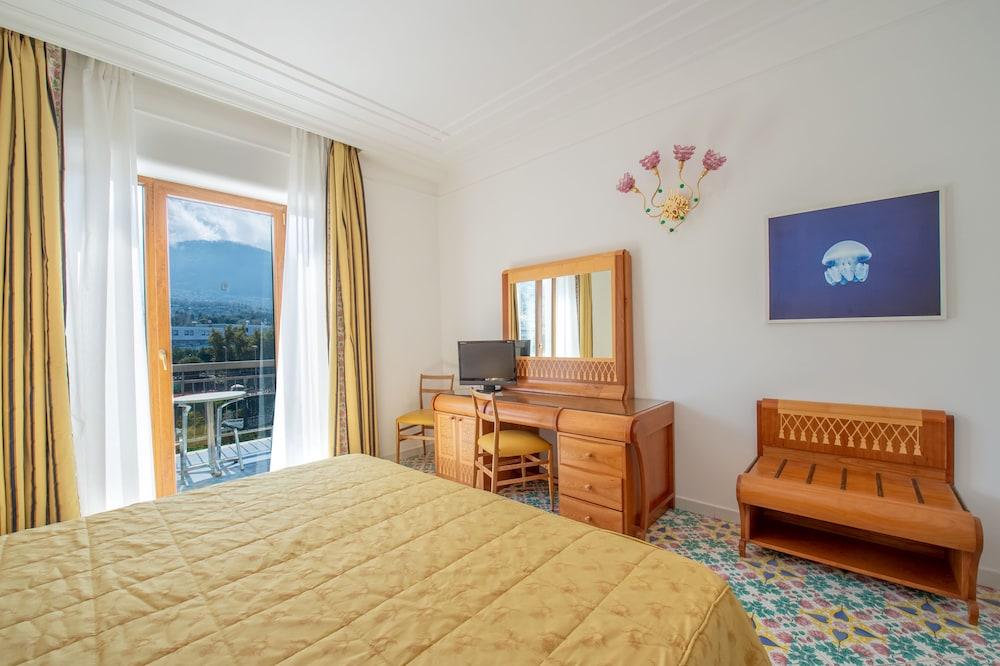 Grand Flora Sorrento