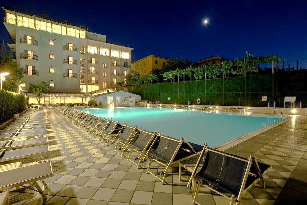 Grand Flora 4* Sorrento