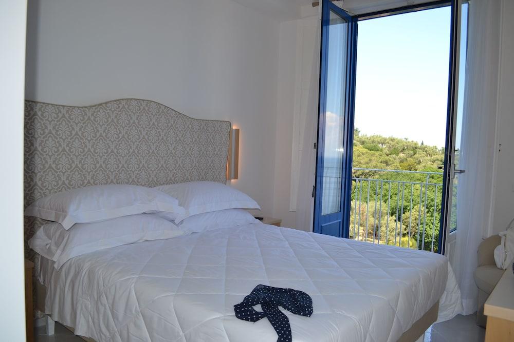 Boutique Helios (adults Only)