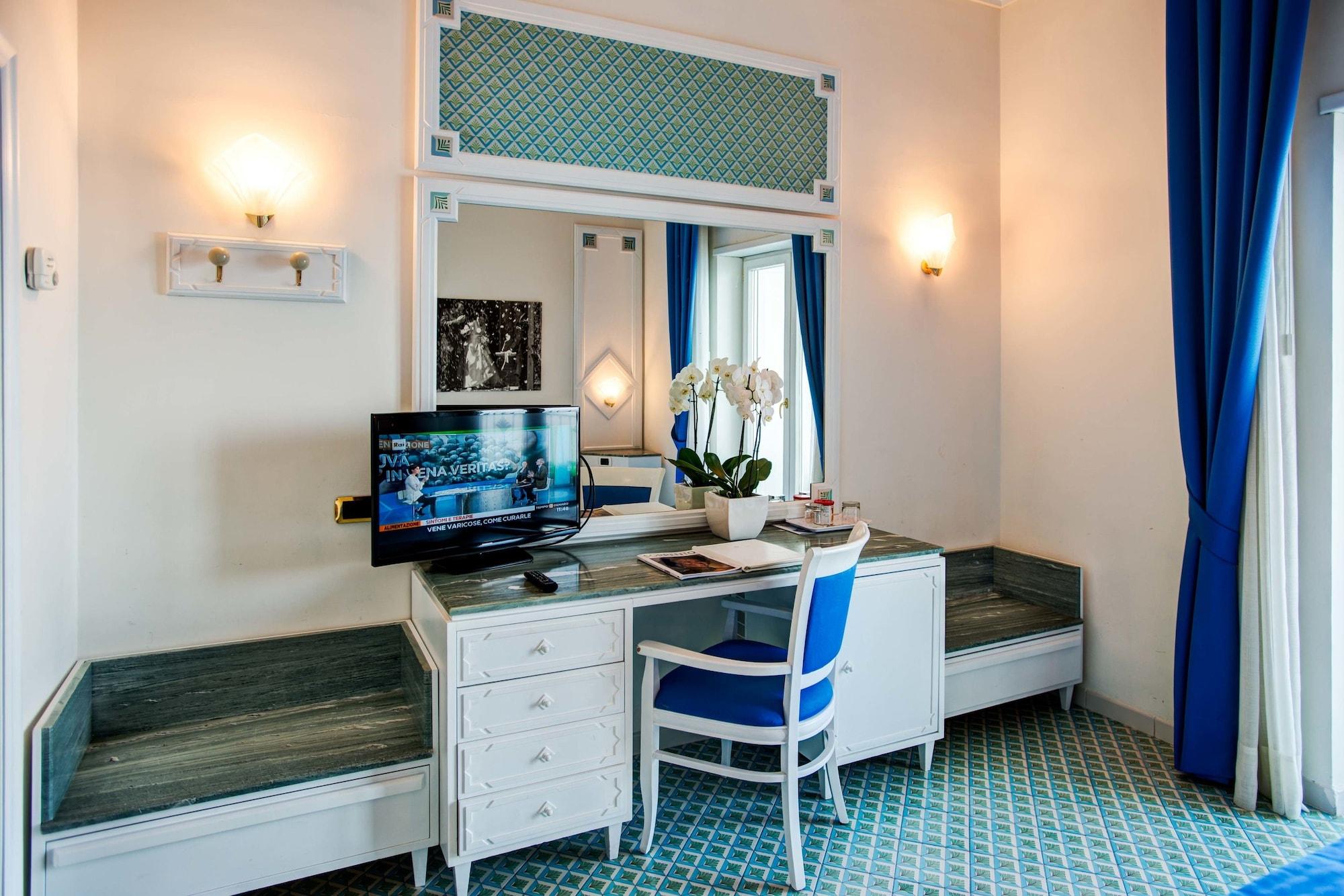 Grand Riviera Hotel 4*
