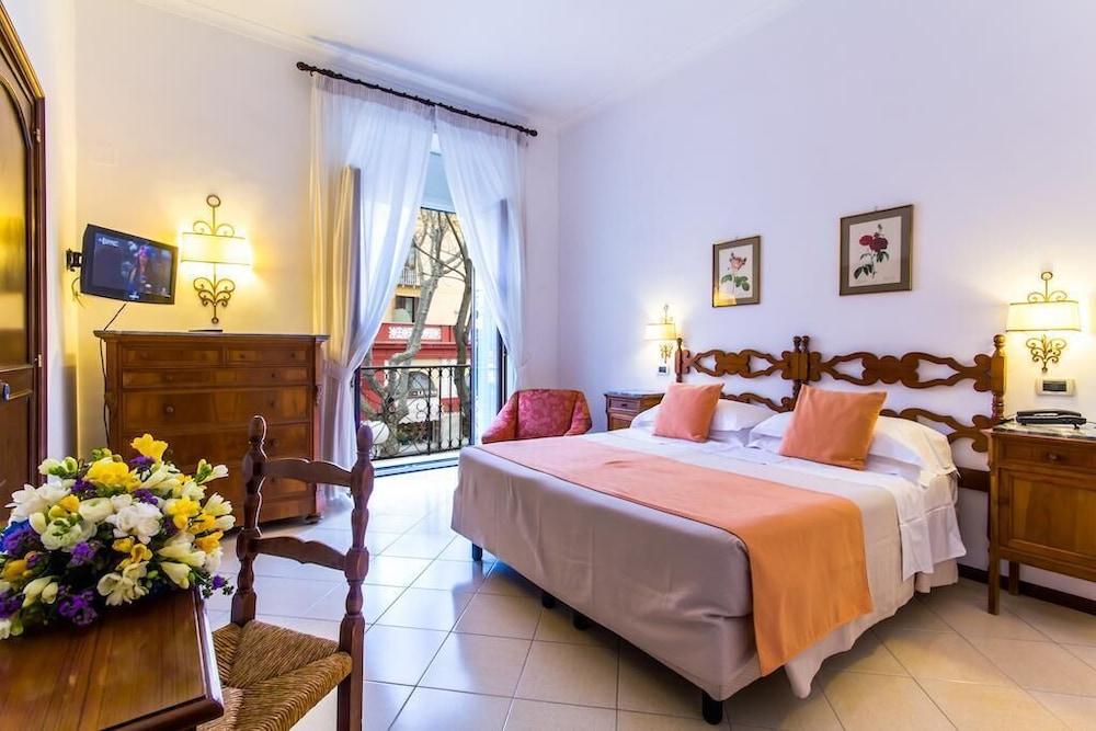 Di Hotel 3*