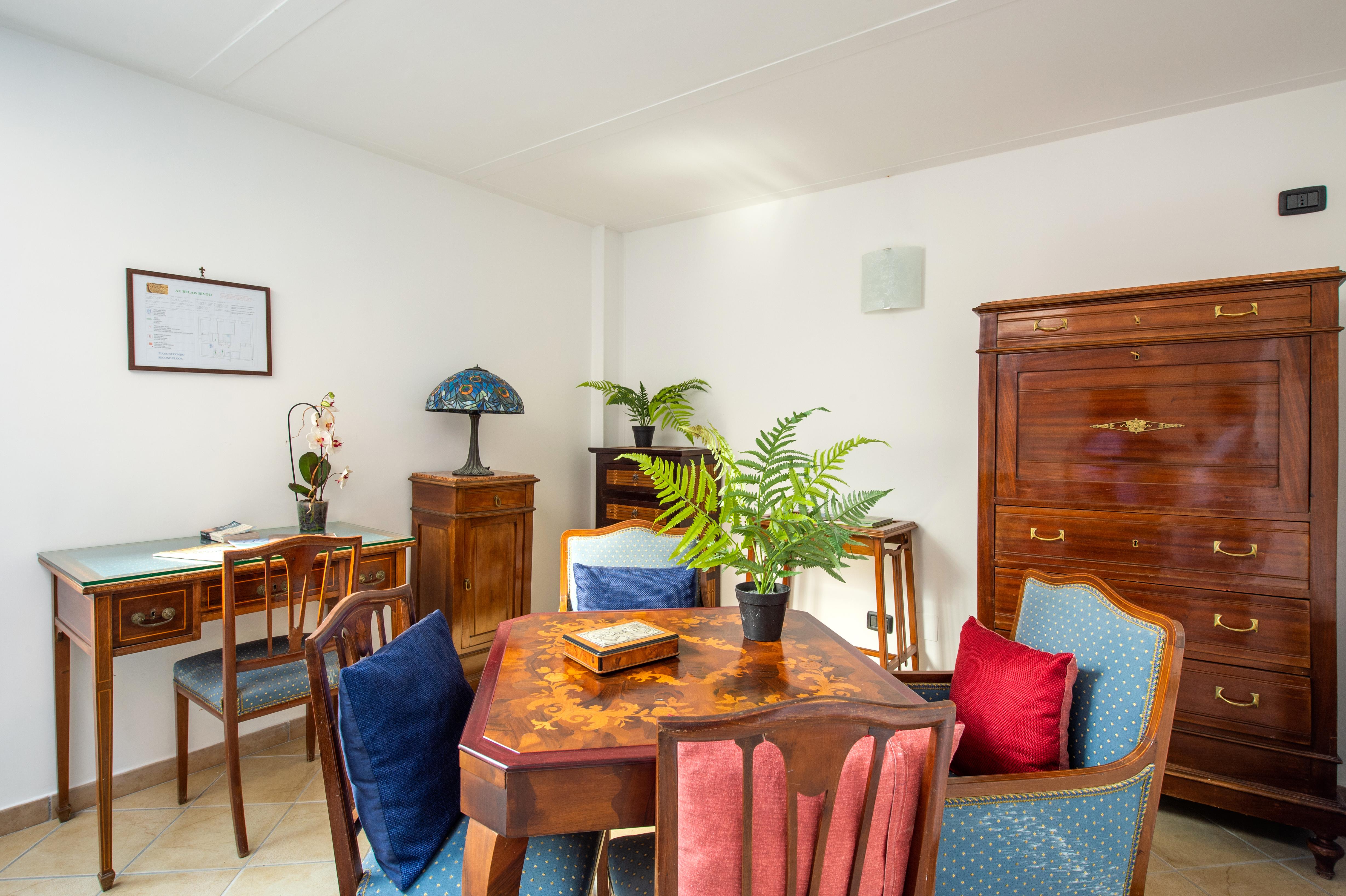 Rivoli Hotel 3*