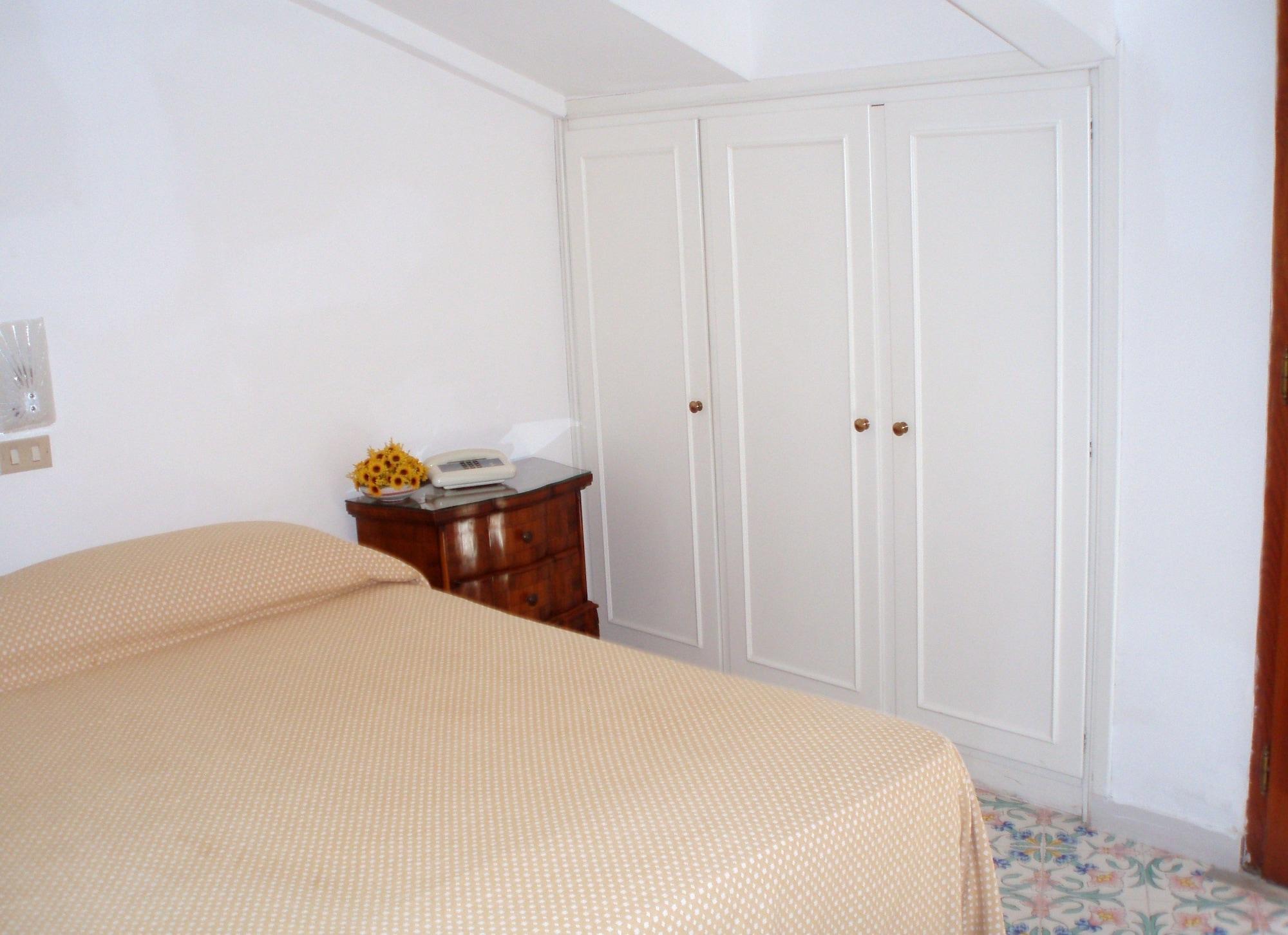 Metropole Hotel 3*