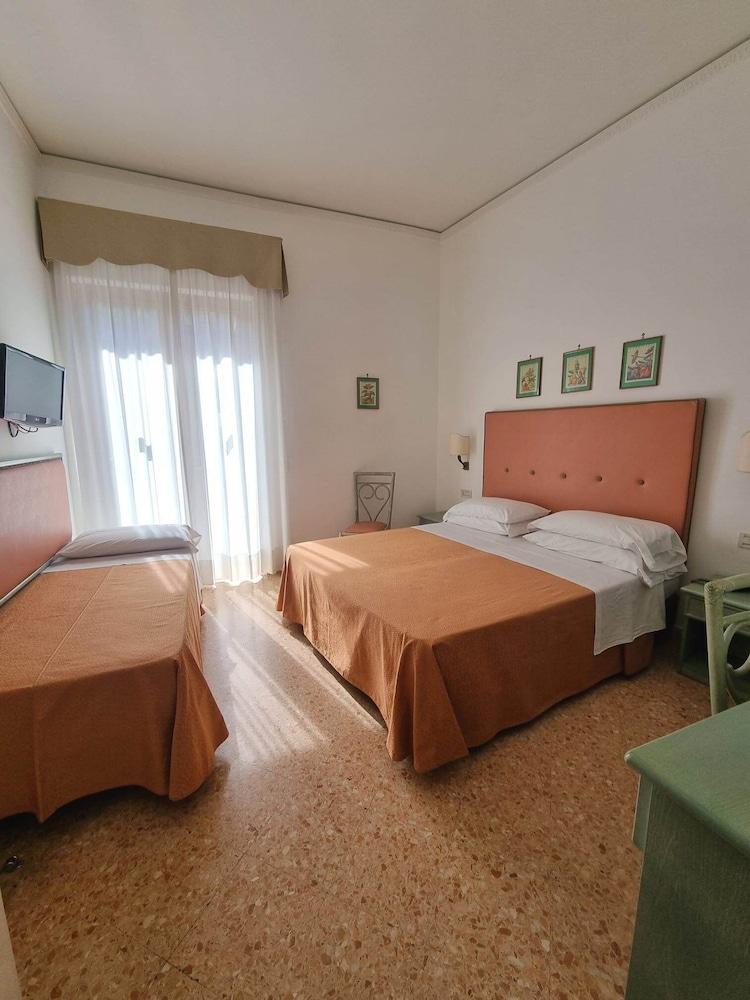 Hotel Girasole
