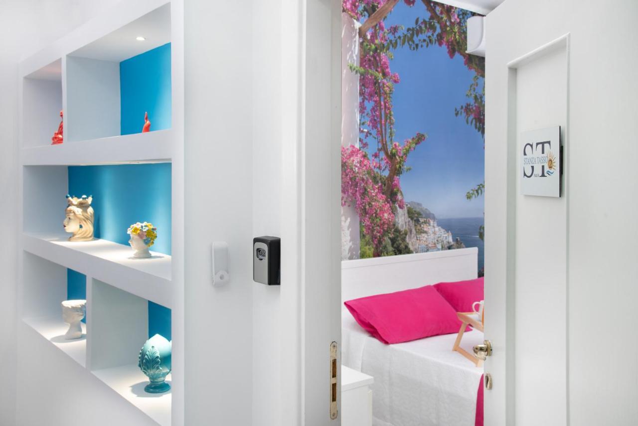 Stanza Tasso - De Vivo Realty Bed & Breakfast *