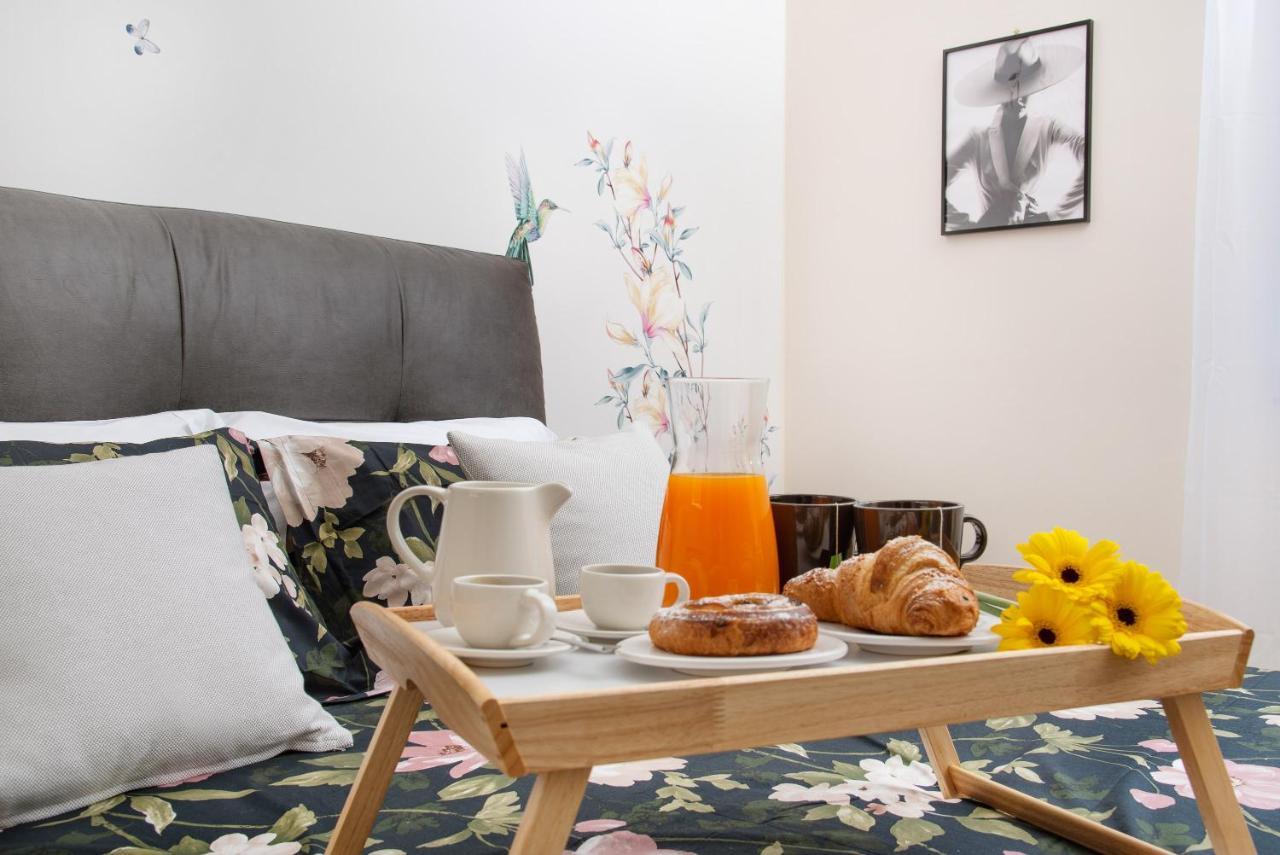 Bed & Breakfast Stanza Tasso - De Vivo Realty *